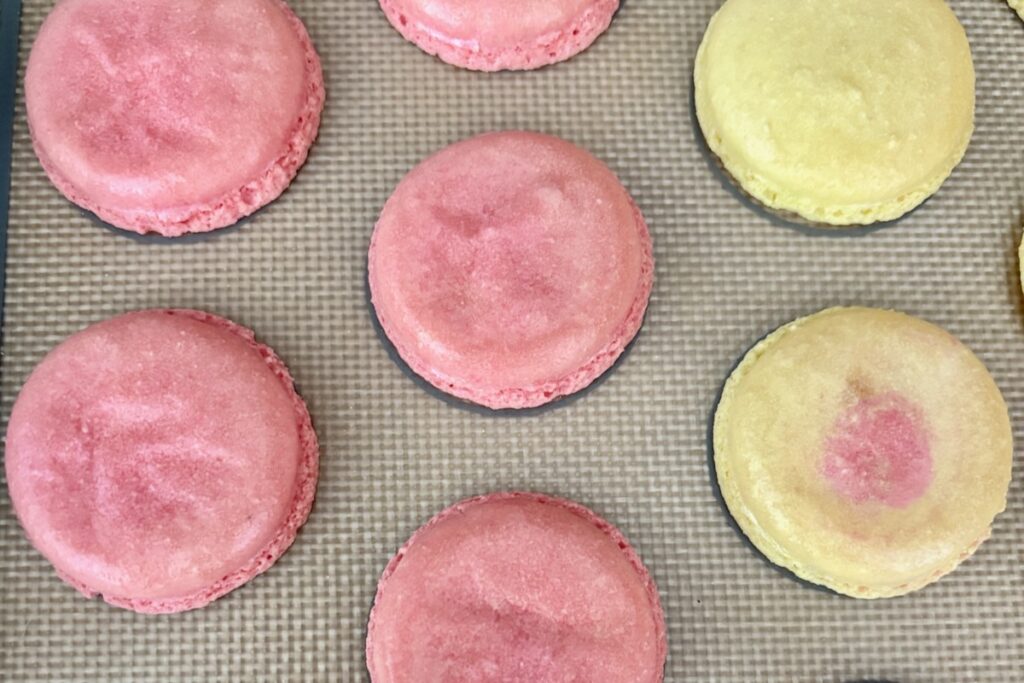 Wrinkled_Oily_Macaron_Shells Wrinkled, soft, macaron shells which look wet caused by very oily almond flour - Macaron Troubleshooting Image
